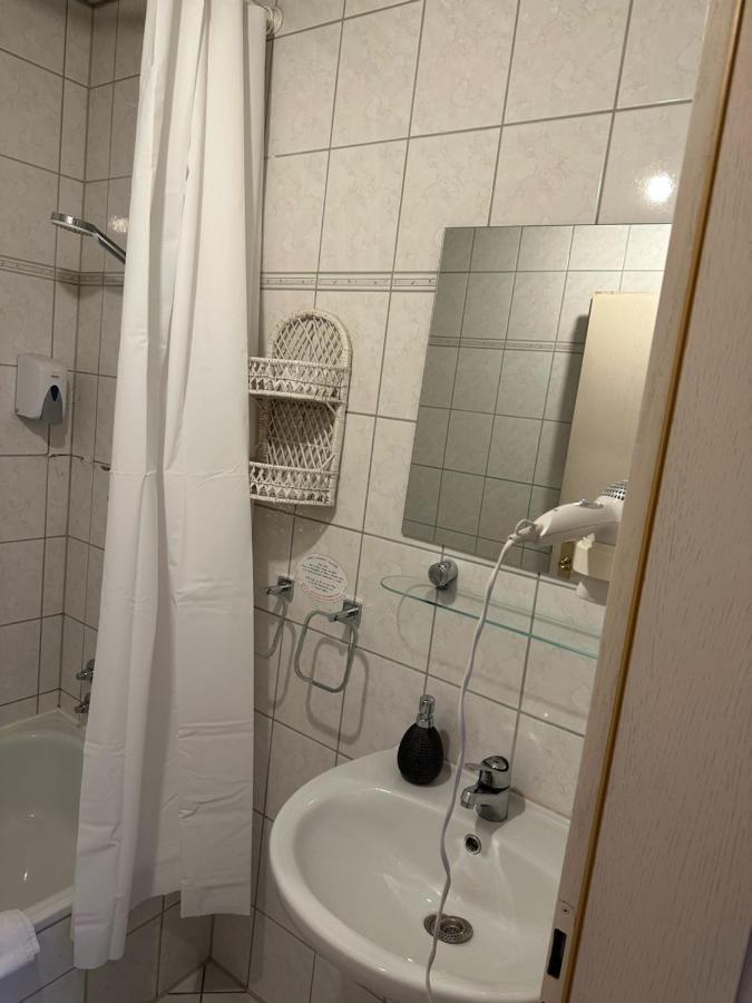 Hotel "Dream In" Heiligenhaus Bagian luar foto